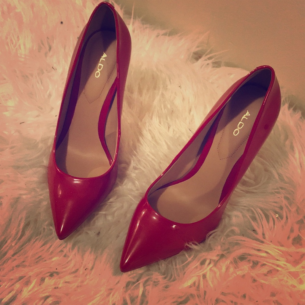Red Pump - image 1